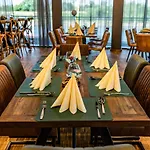 Elb Boardinghouse Restaurant Hotel *