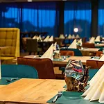 Elb Boardinghouse Restaurant Magdeburg