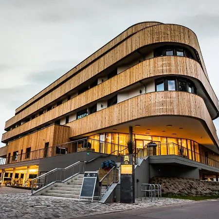 Elb Boardinghouse Restaurant Hotel *