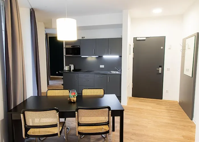 מלון Elb Boardinghouse Restaurant מגדבורג