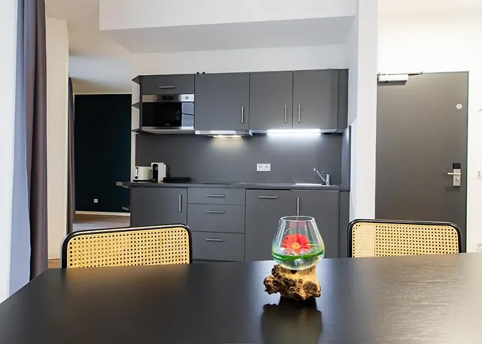 מלון Elb Boardinghouse Restaurant מגדבורג